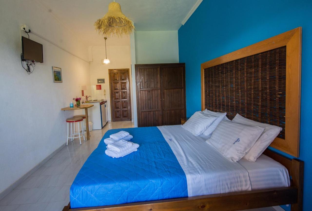 Villa Spyridoula Studios On The Beach Sidárion Dış mekan fotoğraf