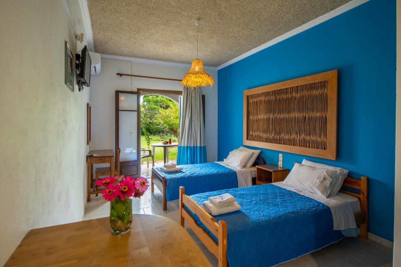 Villa Spyridoula Studios On The Beach Sidárion Dış mekan fotoğraf