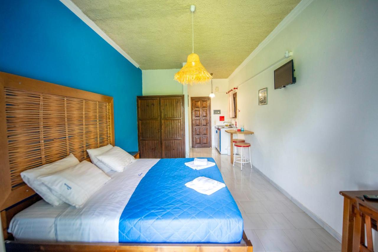 Villa Spyridoula Studios On The Beach Sidárion Dış mekan fotoğraf