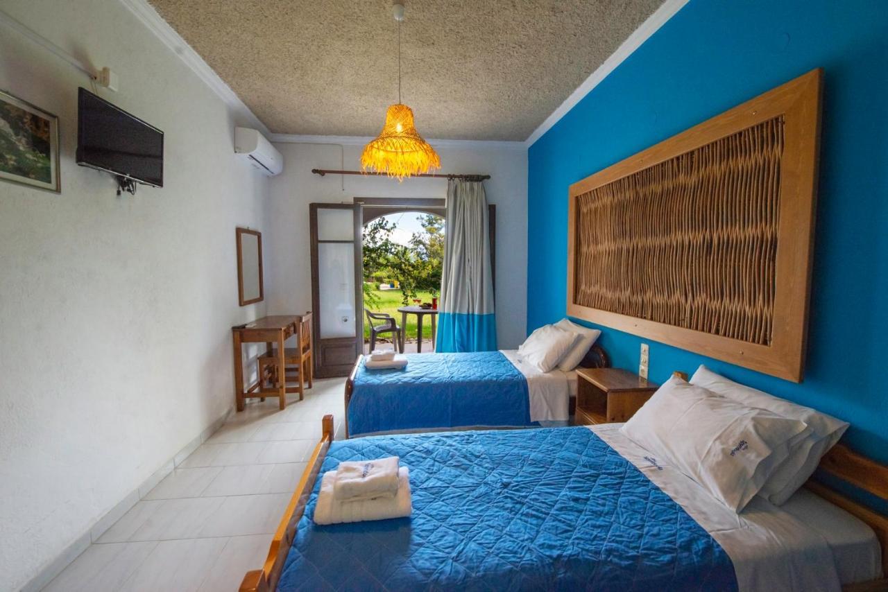 Villa Spyridoula Studios On The Beach Sidárion Dış mekan fotoğraf