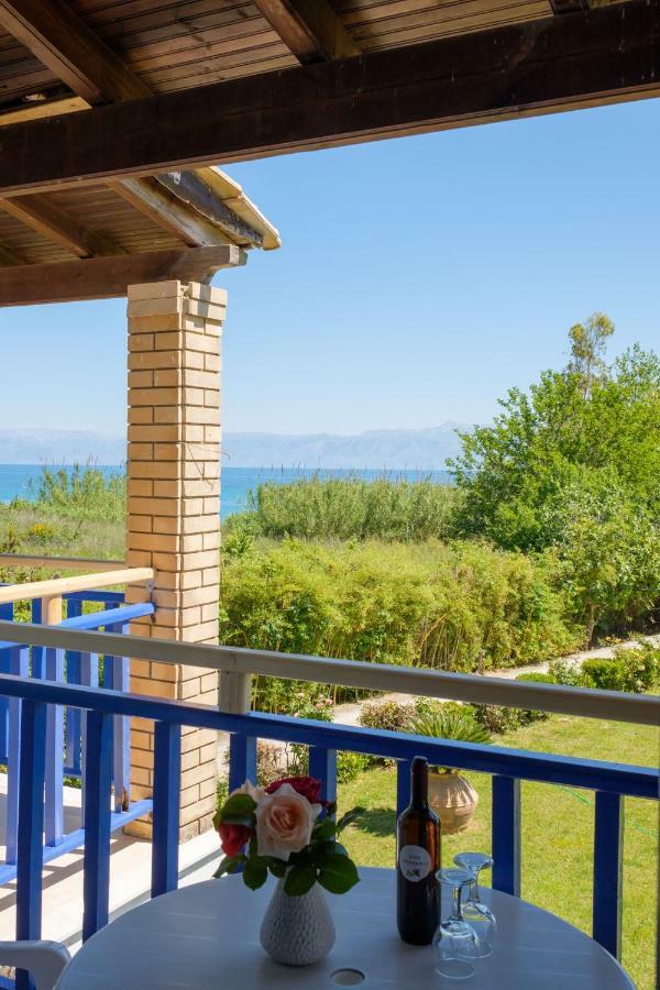 Villa Spyridoula Studios On The Beach Sidárion Dış mekan fotoğraf